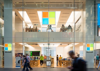 Microsoft cierra bibliotecas físicas para Hubs de Capacitación AI