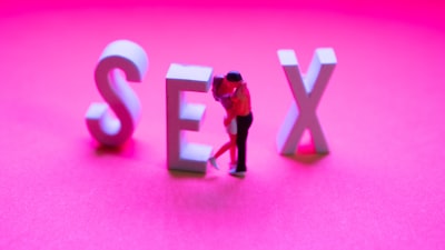 La inteligencia artificial introduce sexo en la monótona oficina