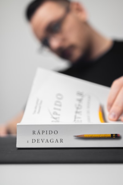 Hipergrafos en RAG: modelado relacional complejo en contexto largo