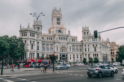 Top 5 empresas para implementar ChatGPT en negocios en Madrid