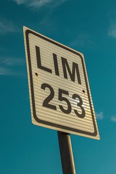 ¿Por qué necesitas una puerta de enlace LLM en 2025?
