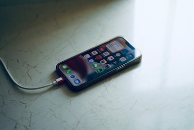 Por qué el cargador premium más deseado por los fans de iPhone no es de Apple