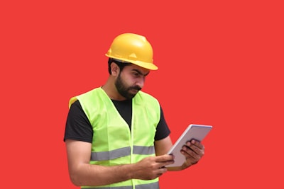 ¿Son compatibles los dispositivos móviles en la seguridad del trabajador agente?
