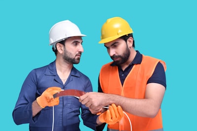 Mejores soluciones para automatizar la comunicación con contratistas en Vitoria
