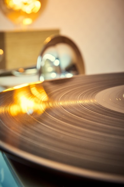 ¿Por qué los vinilos suenan mejor que los CDs en ocasiones?