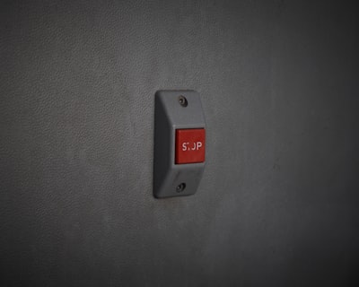 GitHub considera interruptor de seguridad para detener deslices de IA