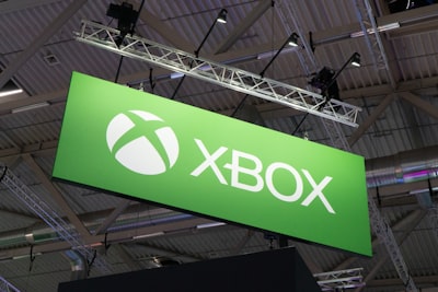Microsoft reports strong cloud revenue in Q2 as gaming revenue declines