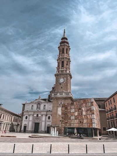 Automatización de la construcción de empresas en Zaragoza