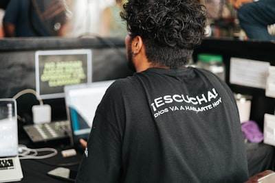 Éxito en el Hackathon: Caso AWS/Amazon Q DoraHacks