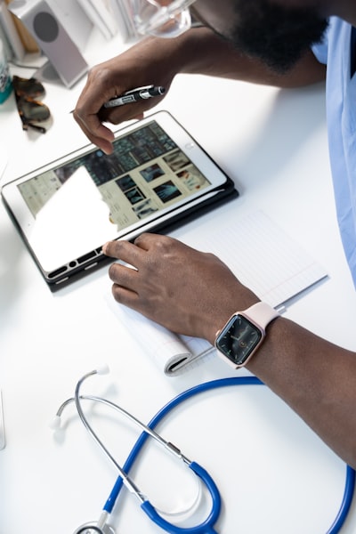 Software a medida: columna vertebral de la estrategia digital en salud