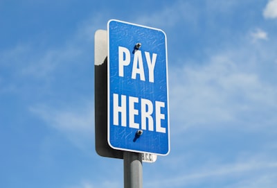 Opciones de financiamiento y pagos por etapas para consultoría de AWS