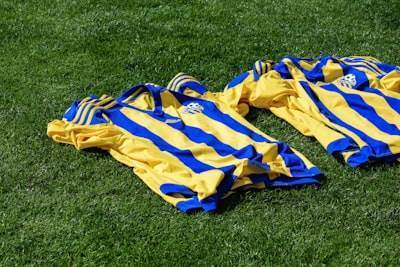 Preparación para épicas batallas en 2025: Uniformes de rivalidad en la AFC Este y NFC Oeste