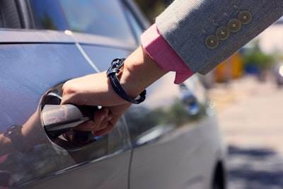 Compra accesorios para coche en línea para mejorar la experiencia de conducción