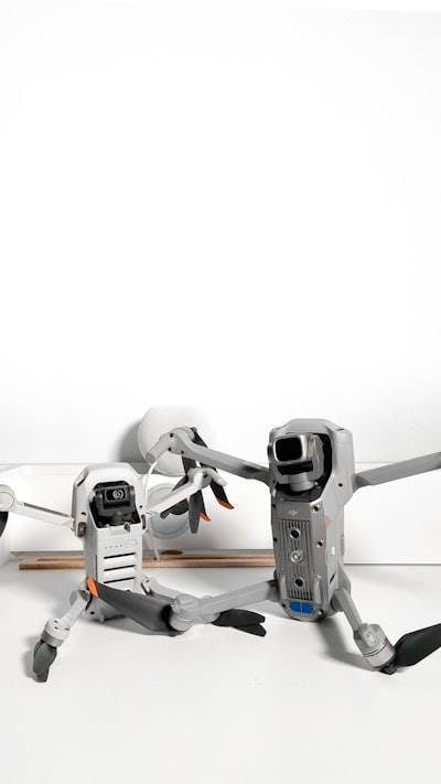 Cómo optimicé un motor de fabricación con drones y perros robots