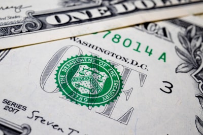 El dólar sigue ganando la batalla frente a las criptomonedas