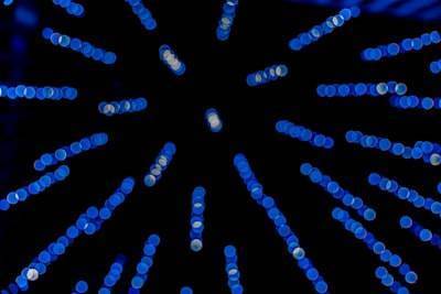 Tratamiento personalizado del cáncer con integración genómica y aprendizaje por refuerzo