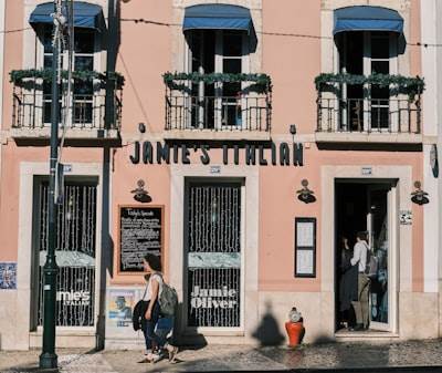 Guía para encontrar servicios de n8n en Tudela