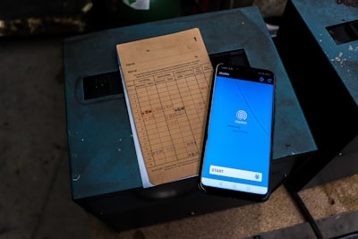 ¿Puede la entrada automática de facturas funcionar en dispositivos móviles?