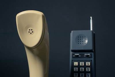 ¿Compatibilidad del sistema telefónico de IA con el trabajo remoto o híbrido?