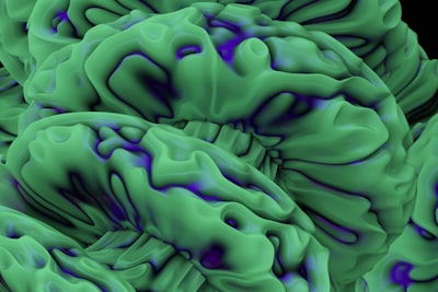 Modelado interpretable de interacciones de eventos con procesos de puntos marcados neurales estructurados