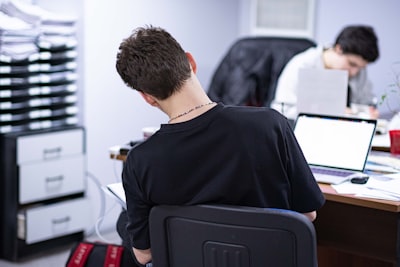 ¿Cómo automatizar procesos de oficina desde cualquier lugar?