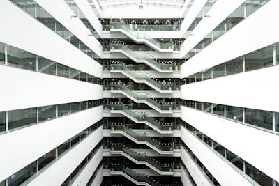 Una Arquitectura Integral para la Agencia de IA