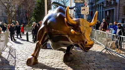 Mercados mundiales ante la IA: Nvidia, Google, Apple y criptomonedas en foco.