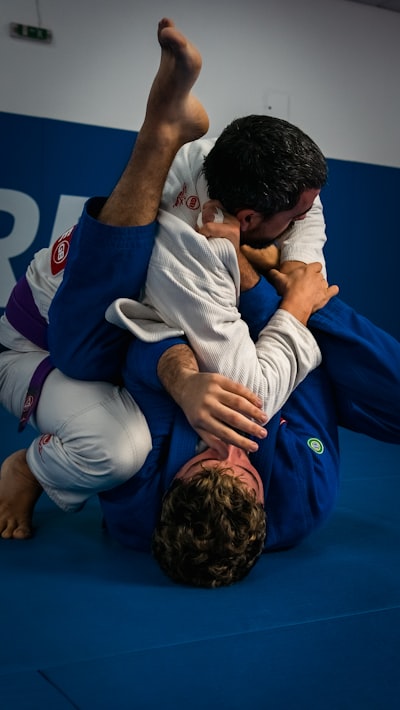 JUDO: Razonador multimodal para QA de anomalías industriales