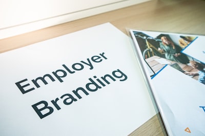 Casos de uso comunes de soluciones agentivas para empleados