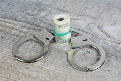 Fraudulento del PPP condenado a 10 años por robar $65 millones en fondos de ayuda