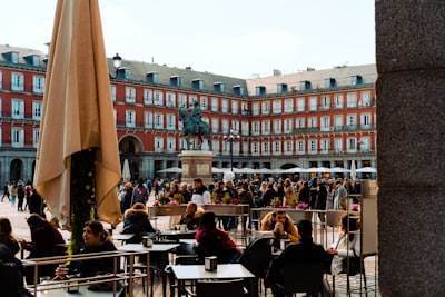Beneficios del diseño web para empresas de alimentos y bebidas en Madrid en 2025