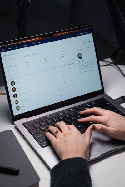 Software de escritorio a medida para trabajo remoto e híbrido