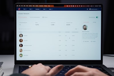 Guía completa de proveedores de intranet para RRHH en Alicante 2026