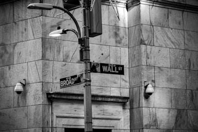 Los bancos reducen personal con ganancias de IA en Wall Street