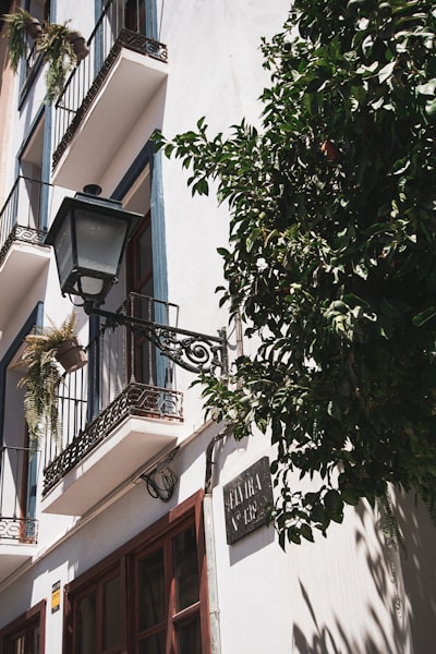 Guía completa de proveedores de IVR con IA en Granada