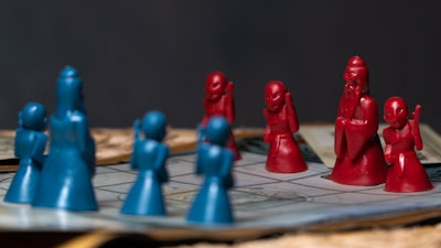 Habilitando el razonamiento a largo plazo en juegos de estrategia.
