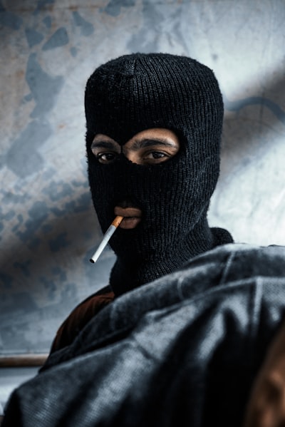 Aprendiendo a confiar en los bandits contextuales