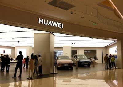 The Development of Self-Governing AI Agents by Huawei