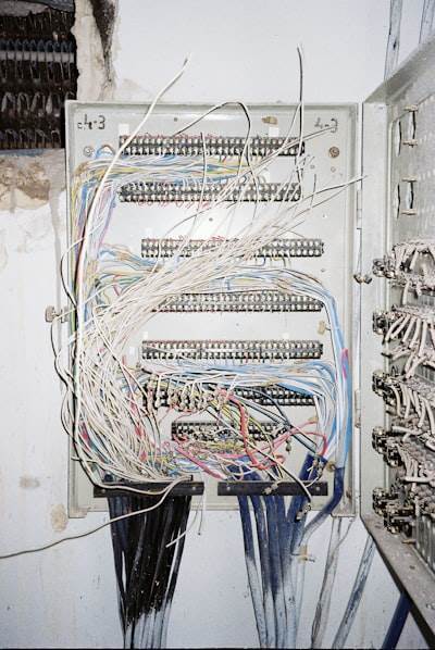 ¿Título: Razones por las que las empresas de telecomunicaciones confían en la tecnología de IA automatizada de centralita virtual?