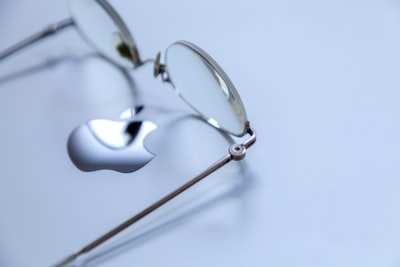 Apple trabaja en cuatro estilos de gafas inteligentes para competir con las Ray-Bans de Meta