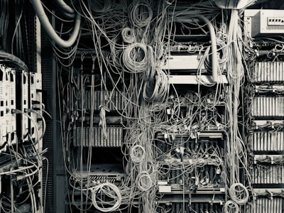 Este exfísico protege Internet