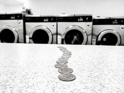 Balance entre precisión y equidad en detección de lavado de dinero