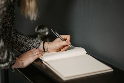 Cómo aumentar tu alcance y autoridad como escritor