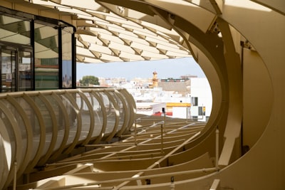 Guía completa de proveedores de IA para optimizar tu logística en Sevilla
