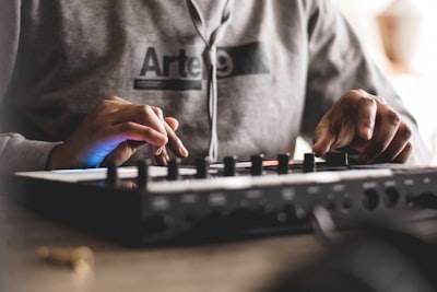 Con AutoMusic.ai, los creadores se olvidan de la música
