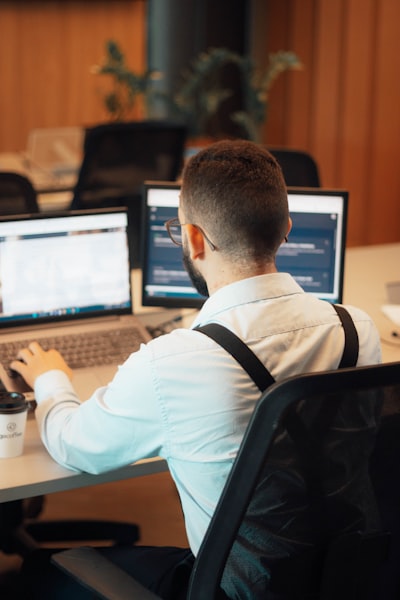 Verifica quién puede automatizar a tu socio de back office
