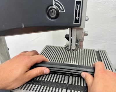 Learning Degenerate Varieties of Frustrated Magnets with Boltzmann Machines