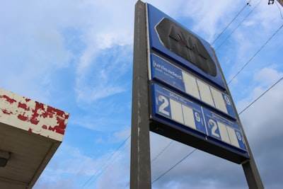 Precios del gas disminuyen hasta $3,11 con una demanda al cuatro meses menor
