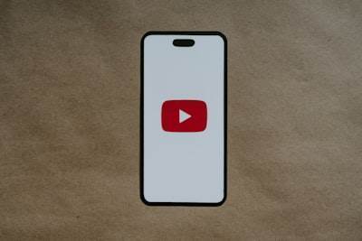 ¿Los modelos de subtitulación de video pueden seguir instrucciones?