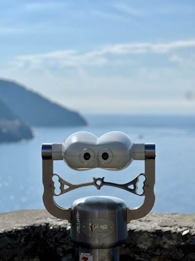 Descubre los principales proveedores de automatización con bots para el turismo en España